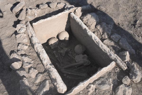 cayonu-hoyugunde-5-bin-yillik-sandik-mezar-bulundu-aZkKpf5e.jpg