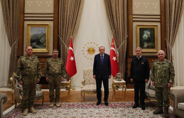 cumhurbaskani-erdogan-azerbaycan-savunma-bakani-ve-genelkurmay-baskanini-kabul-etti-VTKEd6Hs.jpg