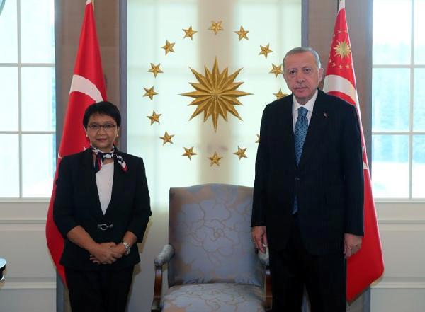 cumhurbaskani-erdogan-endonezya-disisleri-bakani-ve-tacikistan-meclis-baskanini-kabul-etti-fZDbmshX.jpg